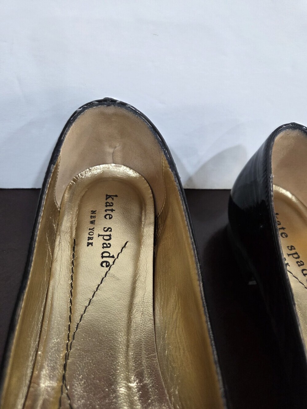 Kate Spade Black Patent Leather Flats with Crystal Floral Sz.5B - Picture 3 of 8